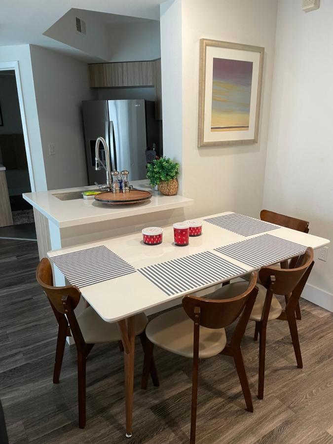 Lovely 2/2 Apartment In Heart Of Santa Monica With Free Parking Лос Анджелис Екстериор снимка